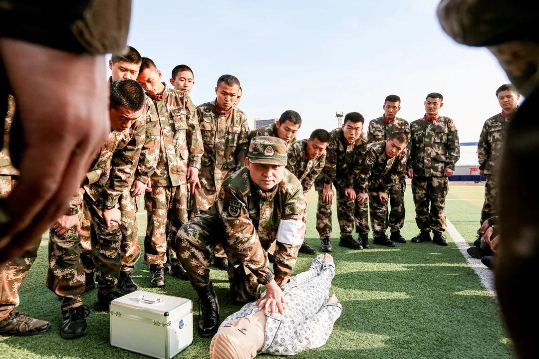 最美海警医师刘俊锋