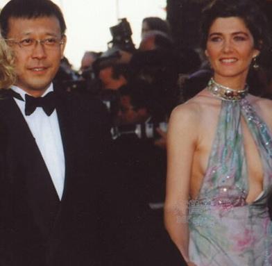 陈国军刘晓庆姜文三人照片,陈国军找姜文谈话