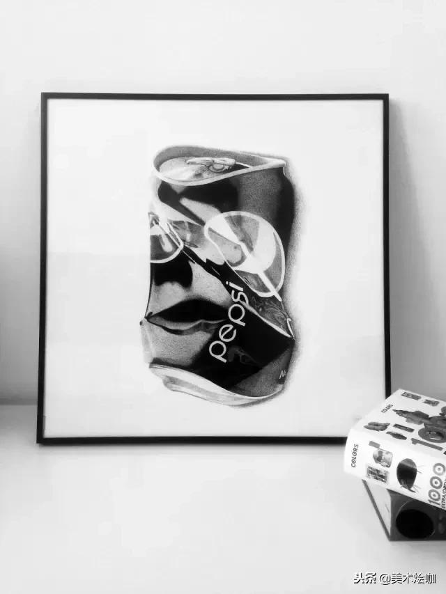 用1支针管笔点画了200小时，结果很惊人