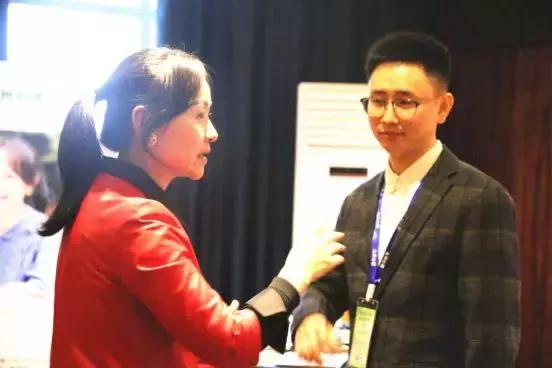 释放过去的影响·在温暖和爱中成长——萨提亚模式家庭治疗