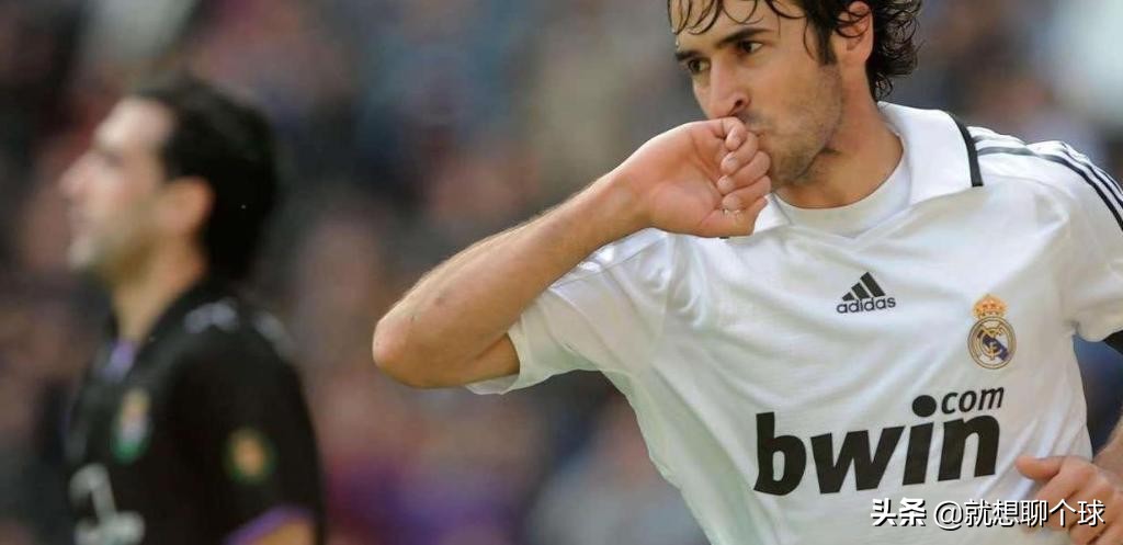 左脚会拉小提琴的男人,当今足坛最强的黄金右脚排名