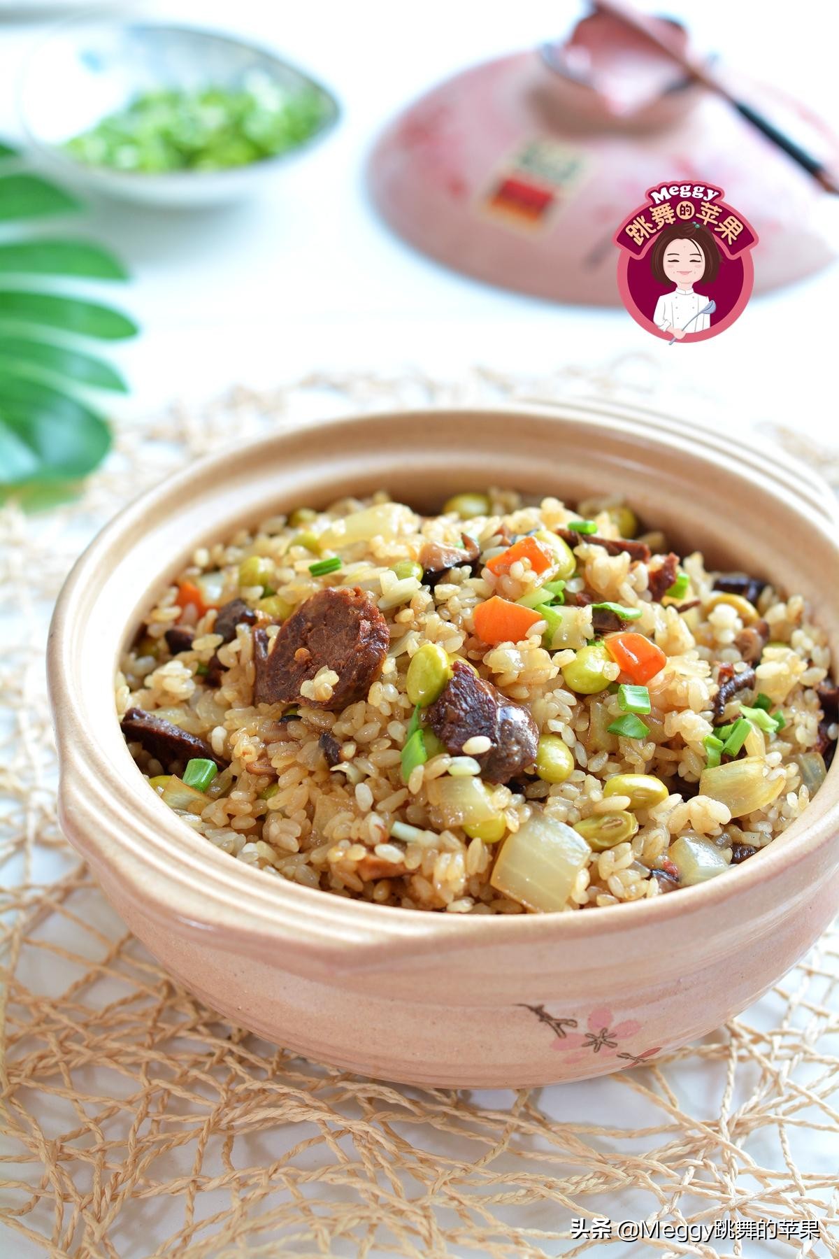 元旦这饭端上桌，勺子就不离锅，几十年雷打不动，新年第一天必吃