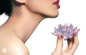 怎么减轻脖子上的皱纹,如何快速去脖子上的皱纹