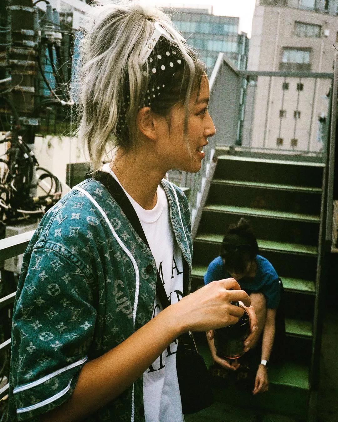 女版陈冠希斜戴帽子,女版陈冠希斜戴帽子网红