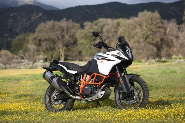 宝马r1200水鸟发展史,宝马r1250gsadventure40周年纪念版