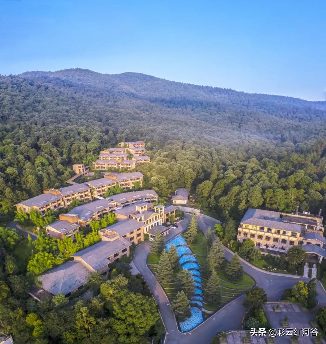 安宁温泉小镇新晋的网红打卡山,安宁温泉第一汤小镇泡温泉哪家好