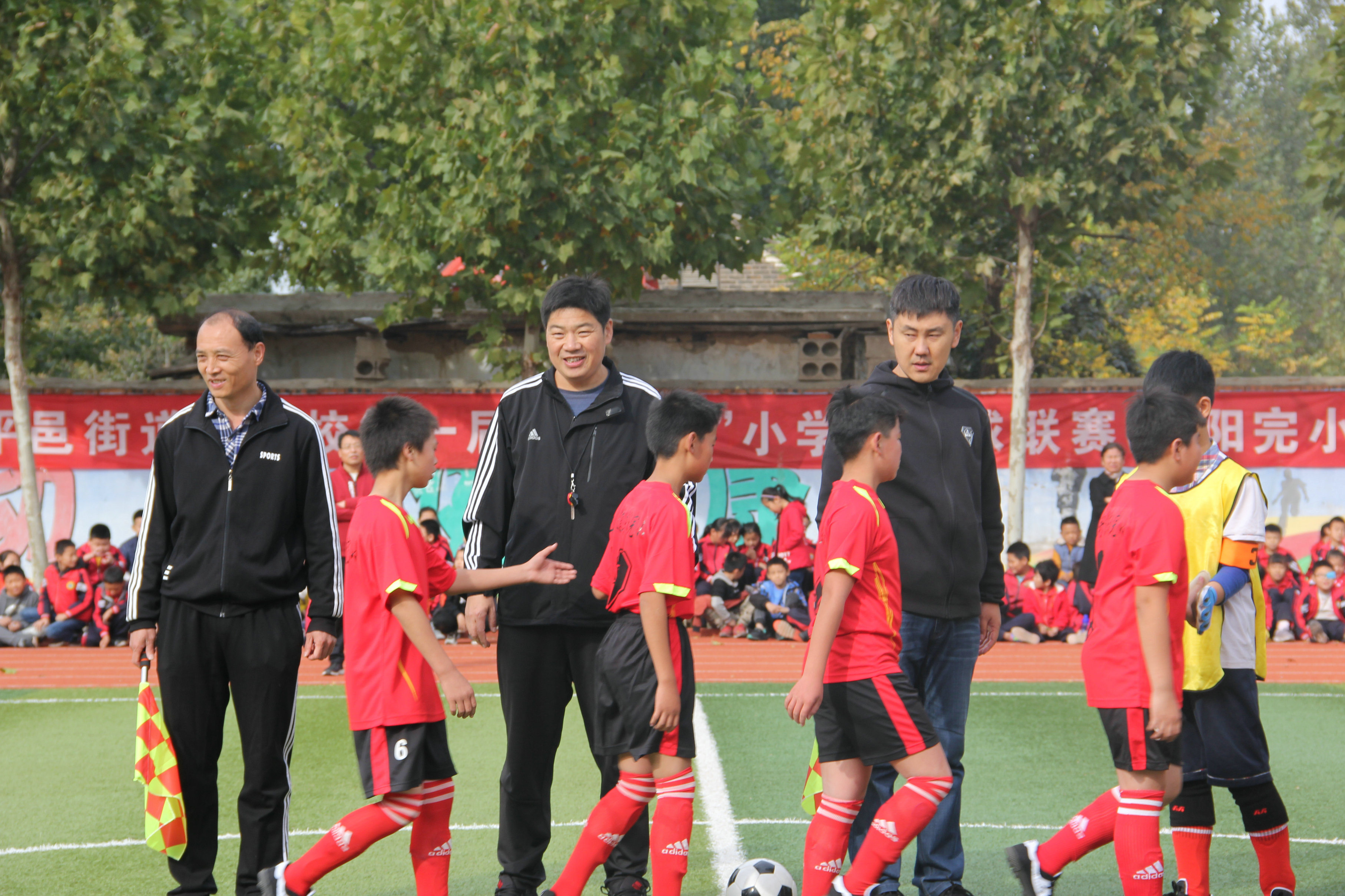 驰骋绿茵场足球争霸,驰骋绿茵场少年梦飞扬