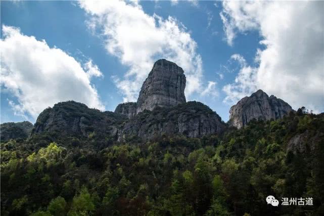 悬崖栈道景区游览图,旅游绝壁栈道探险