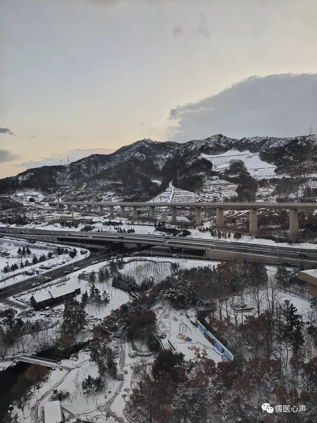 手臂像大力水手一样,手臂像大力水手