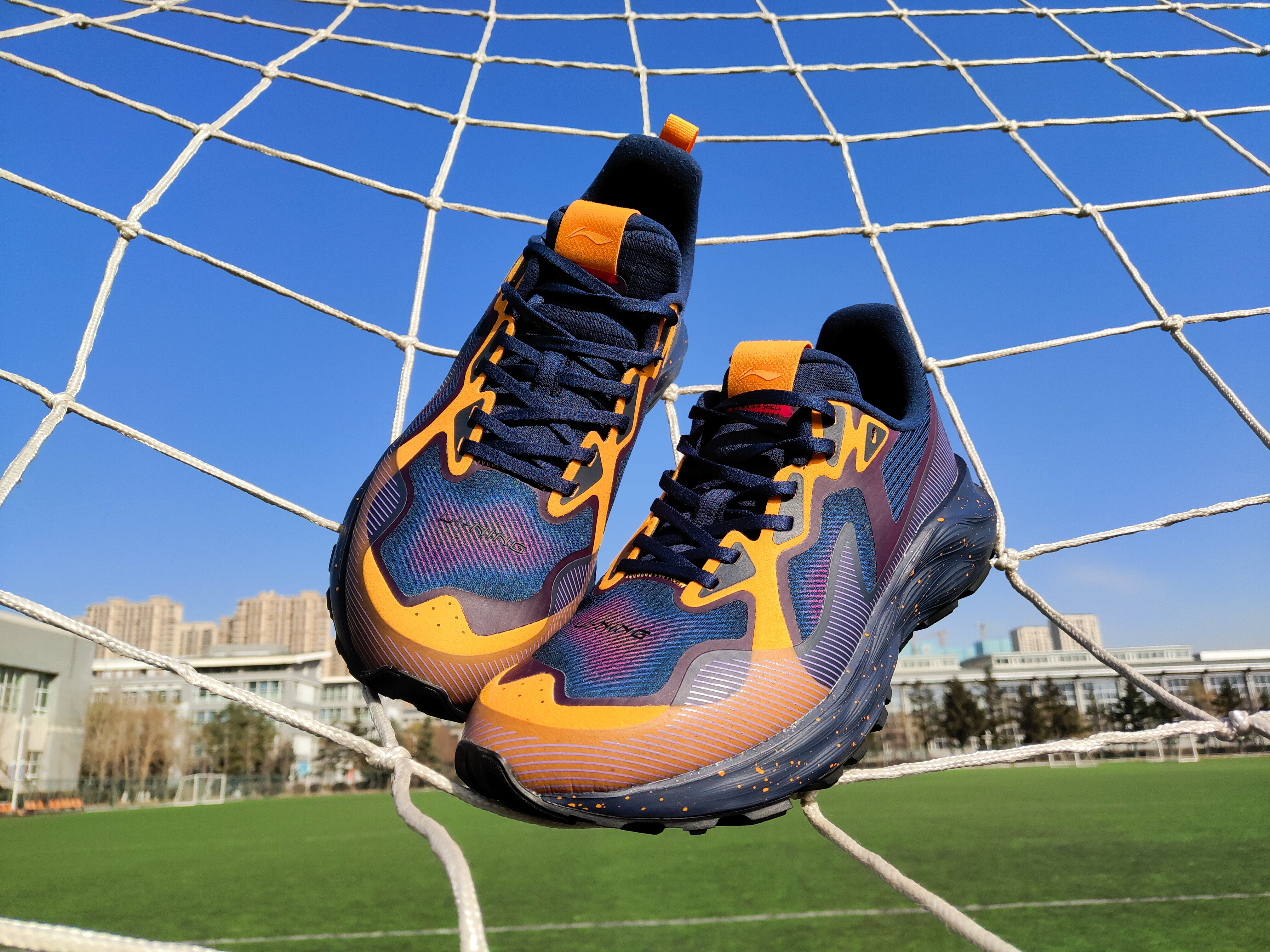 防雨雪运动鞋李宁,李宁无惧风雨