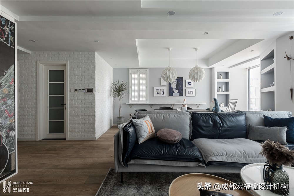 跃层意式极简风背景墙,北欧风电视背景墙小户型