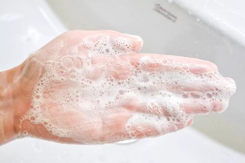 混油皮毛孔粗大怎么收缩毛孔,油皮毛孔大怎么护肤最好