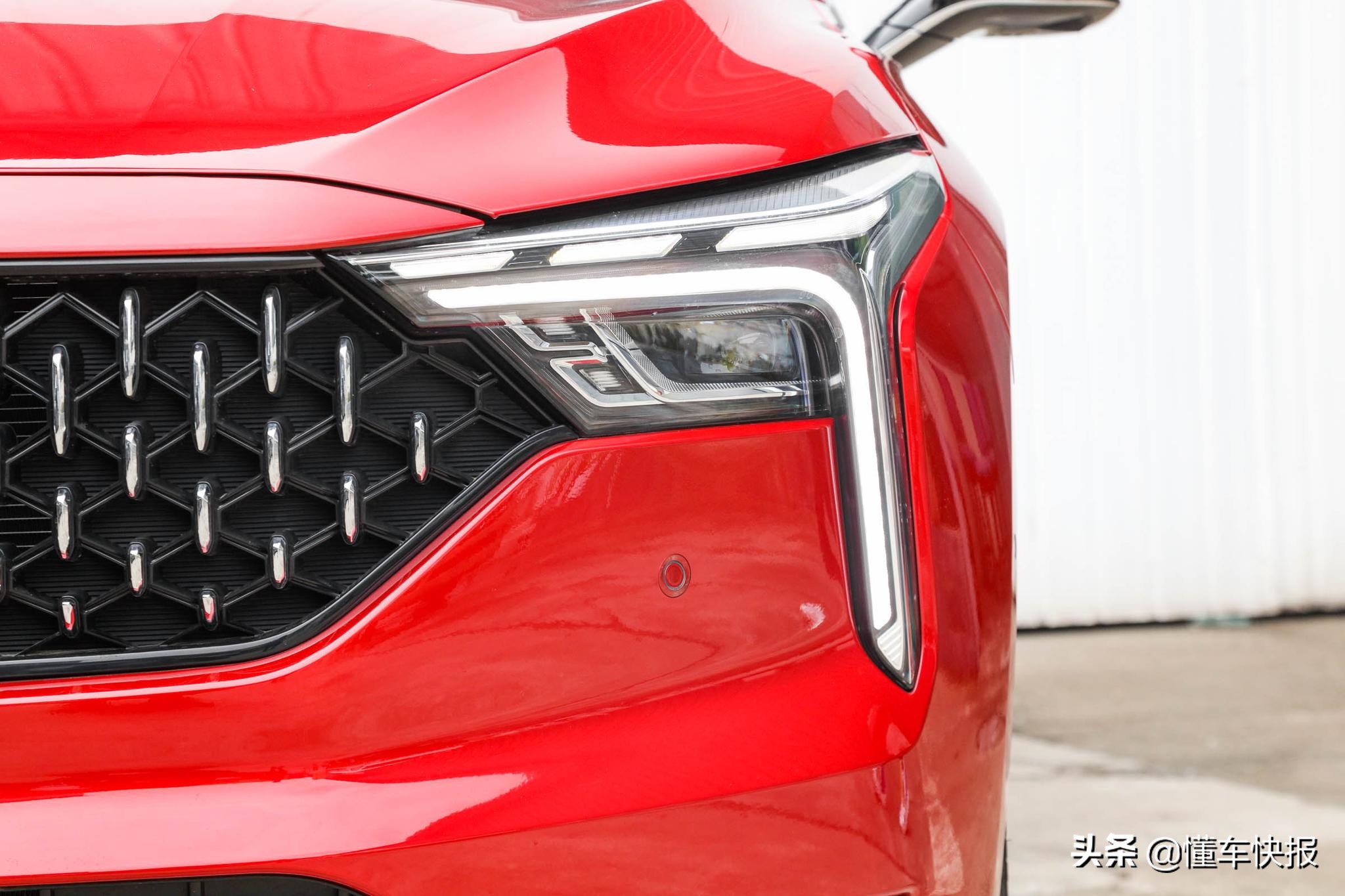 全新一代奔腾b70外观,全新一代奔腾b70实拍