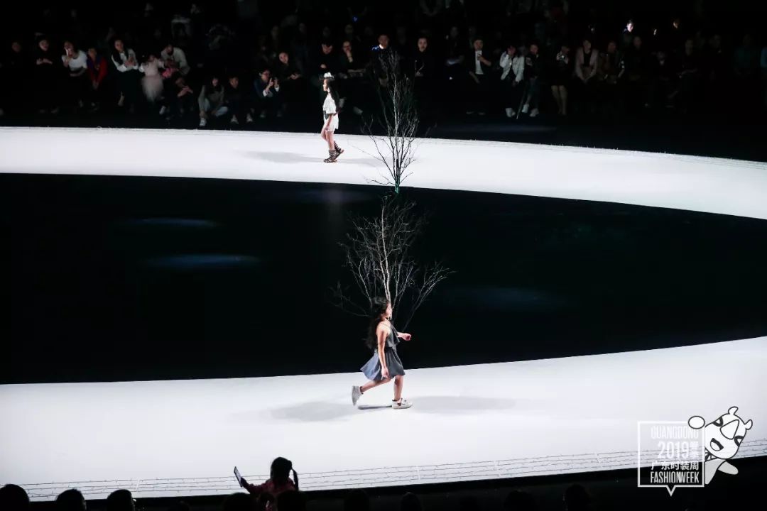 “新秀王”童装联合大秀首秀广东时装周，开启时尚创意产业“培训+”新模式