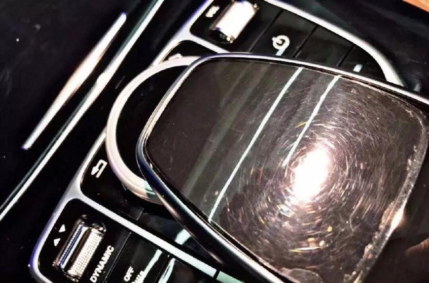 钢琴烤漆面板优缺点,汽车内饰钢琴烤漆面板