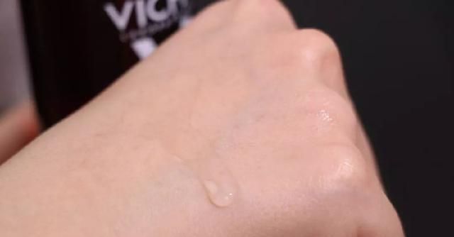 「评测」这7支美白精华,满足了敏感肌的我对提亮淡斑的所有幻想