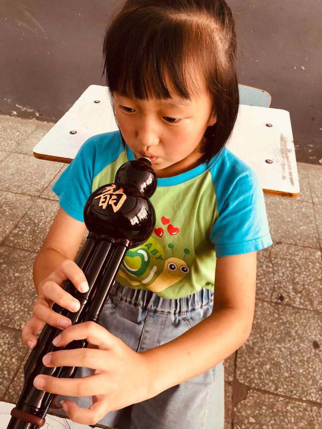 VIP陪练为河北广西捐建爱心音乐教室用艺术点亮孩子的童年