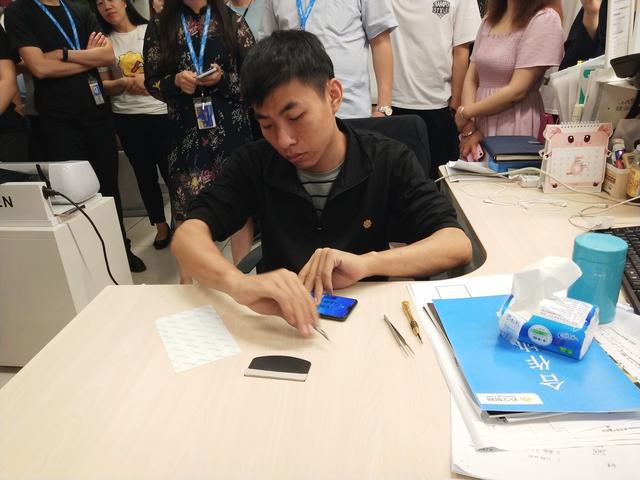 五花八门的手机膜,我们该如何挑选?看完这篇就有答案了