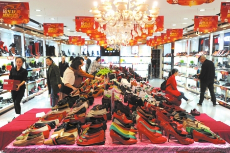 扎根成都20余载，来听荷花池老板讲述真实生活