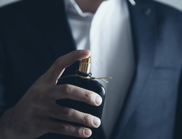 我有个26岁的弟弟，因为没有掌握以下3点至今没有*处破**｜理容指南