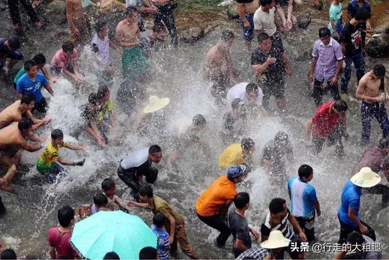 激情漂流乐趣无穷,周末自驾游漂流最刺激的地方