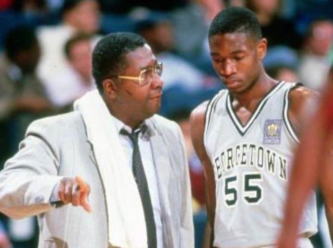 以他的名字命名日期，两队给他退役球衣，给你不一样的大叔