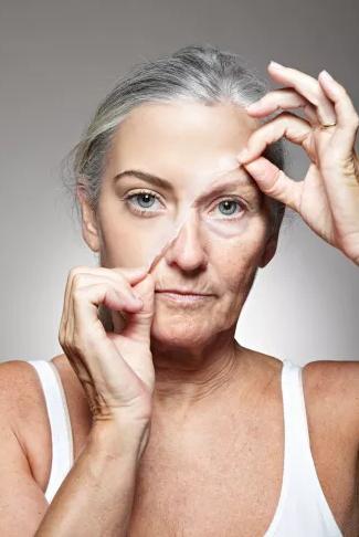 25岁以后如何正确抗衰？得从保养、保健、医美说起...