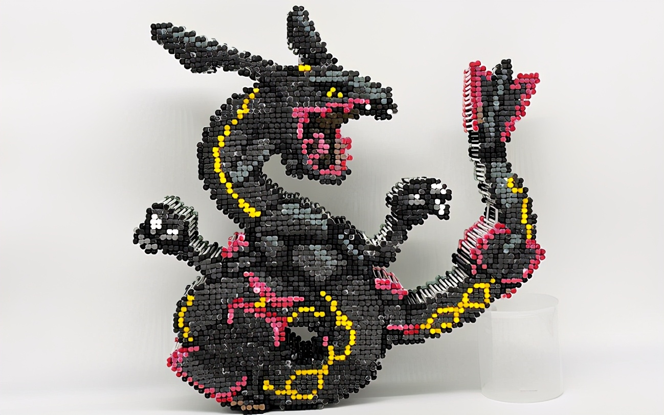 日本网友用棉花棒拼动漫角色模型，网友：切开一半能卖两份