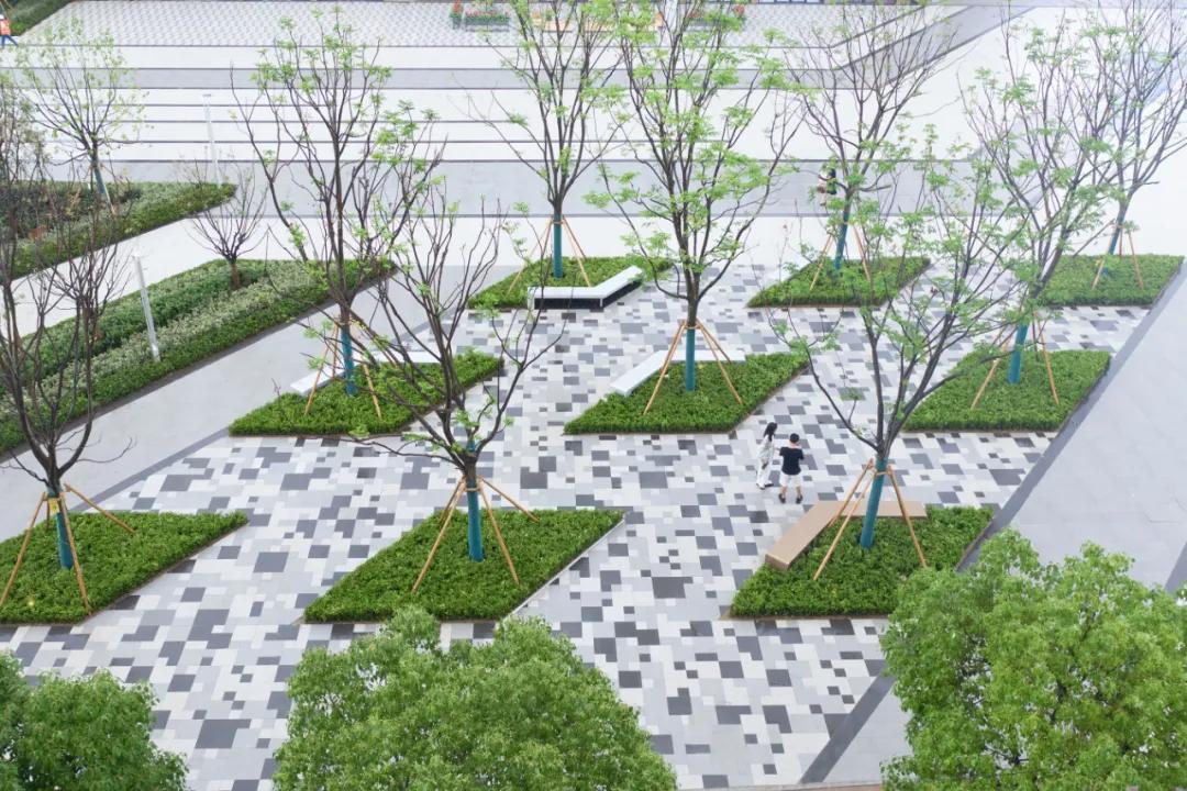 绗涗笢鑷诲搧,绗涗笢鑷诲搧浜戞箹鍗侀噷