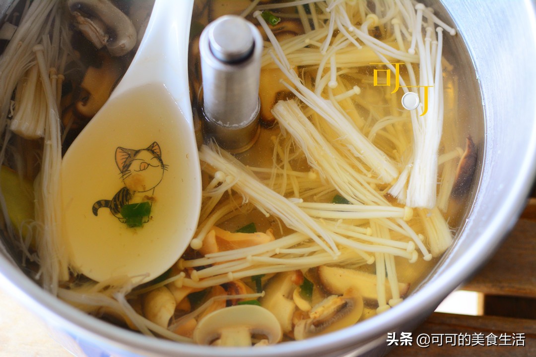 墨鱼干菌菇炖鸡,墨鱼干煲汤搭配什么菌菇