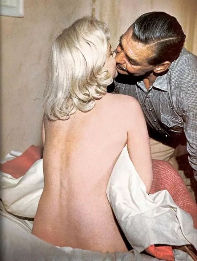 落入凡间的性感天使，36岁香消玉殒