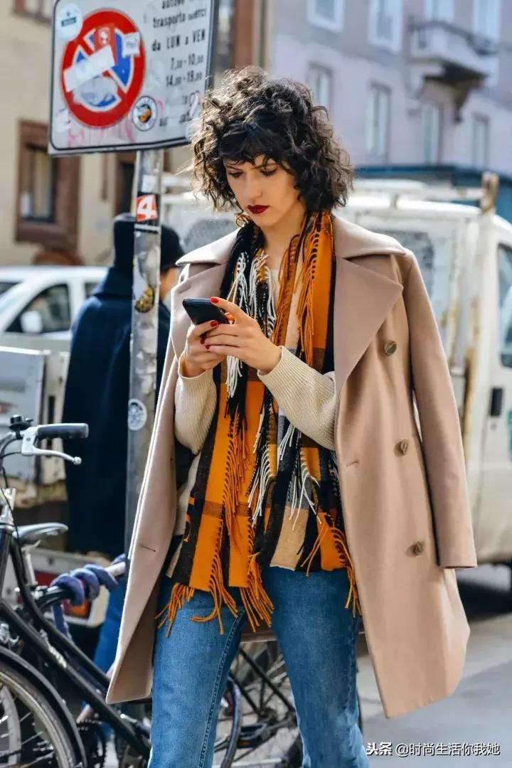 你穿“大衣+围巾”的样子，帅呆了！