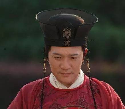 拂尘断了利剑,公元168年的鲜血,泡软了东汉的社稷之根!