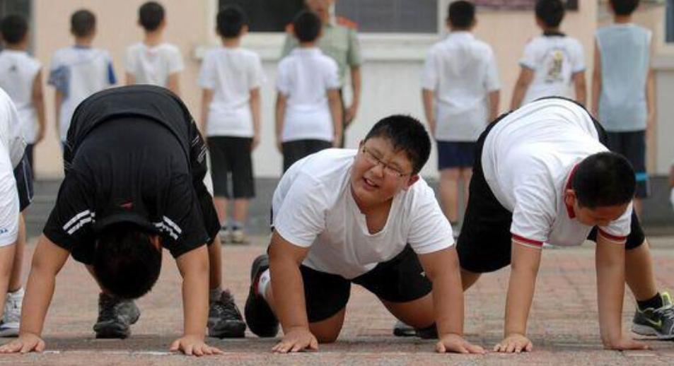 日本的小孩吃零食,日本孩子每天吃的食物