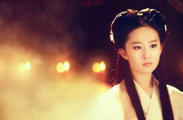 神雕侠侣最早版杨过和郭芙在一起,各版神雕侠侣杨过弹指神通救郭芙