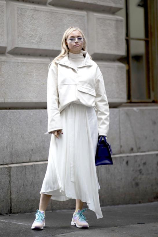 今年流行奶油风穿搭,秋冬奶油色穿搭