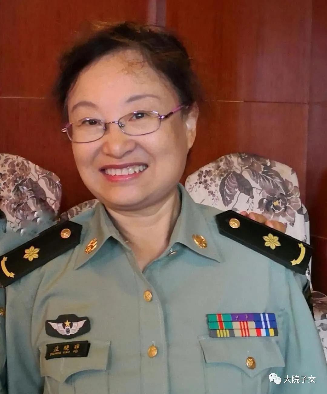 军旅女兵的故事,女兵探家