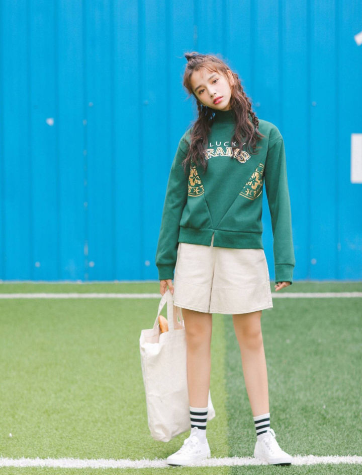 袜子上新,袜靴裙装解锁超能打的时髦组合