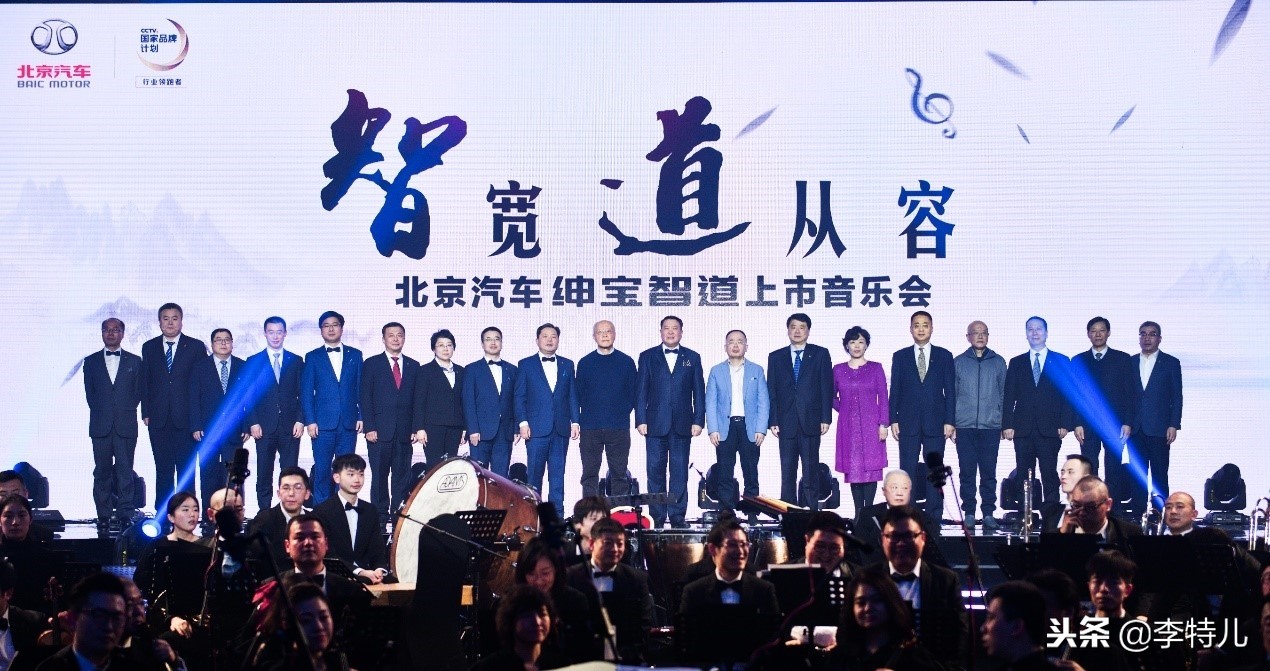 10万元买老款奔驰s级划算吗,新款北汽绅宝智道手动挡