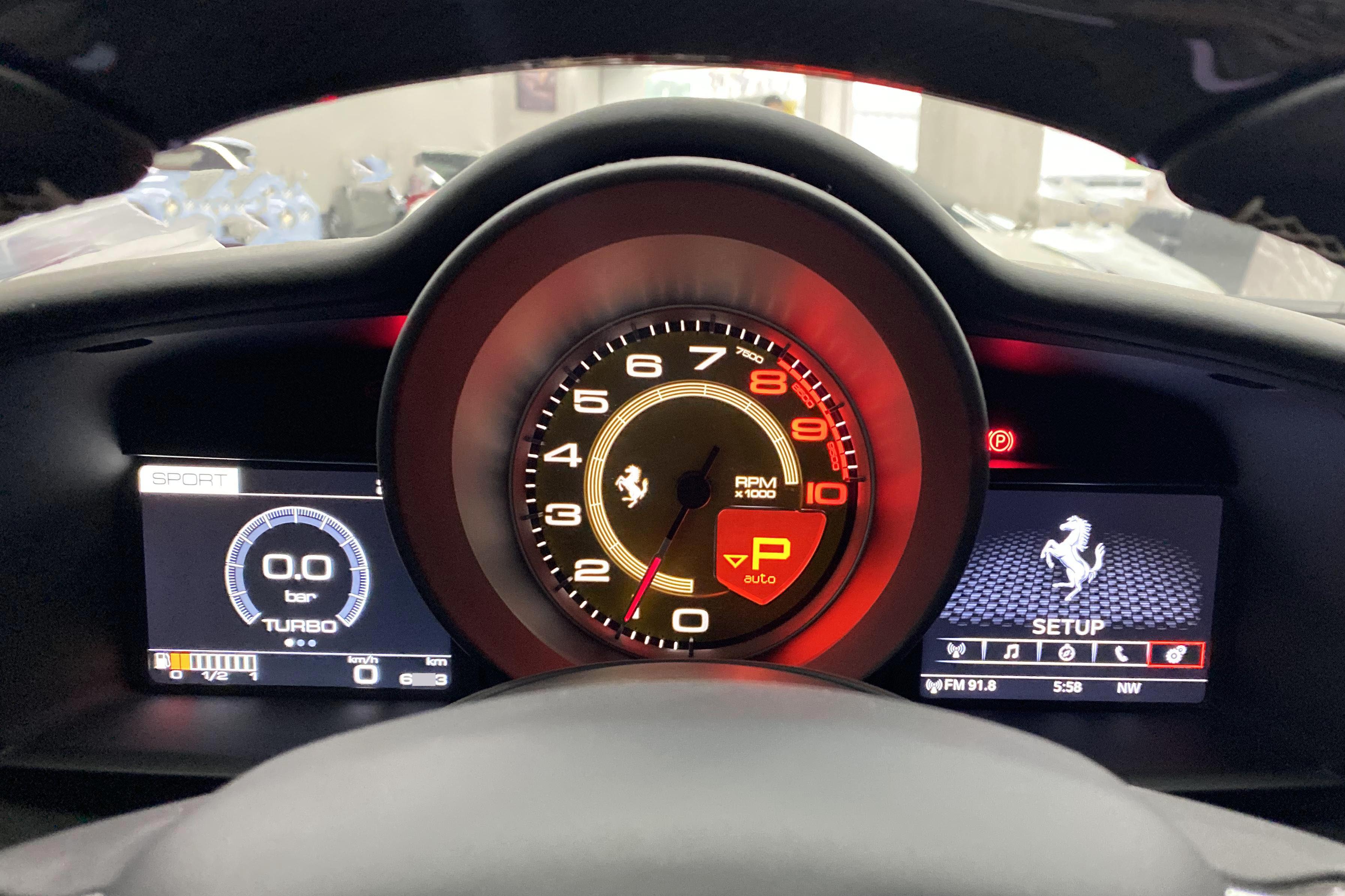 300000买的法拉利488修复,2018年的法拉利488还值多少