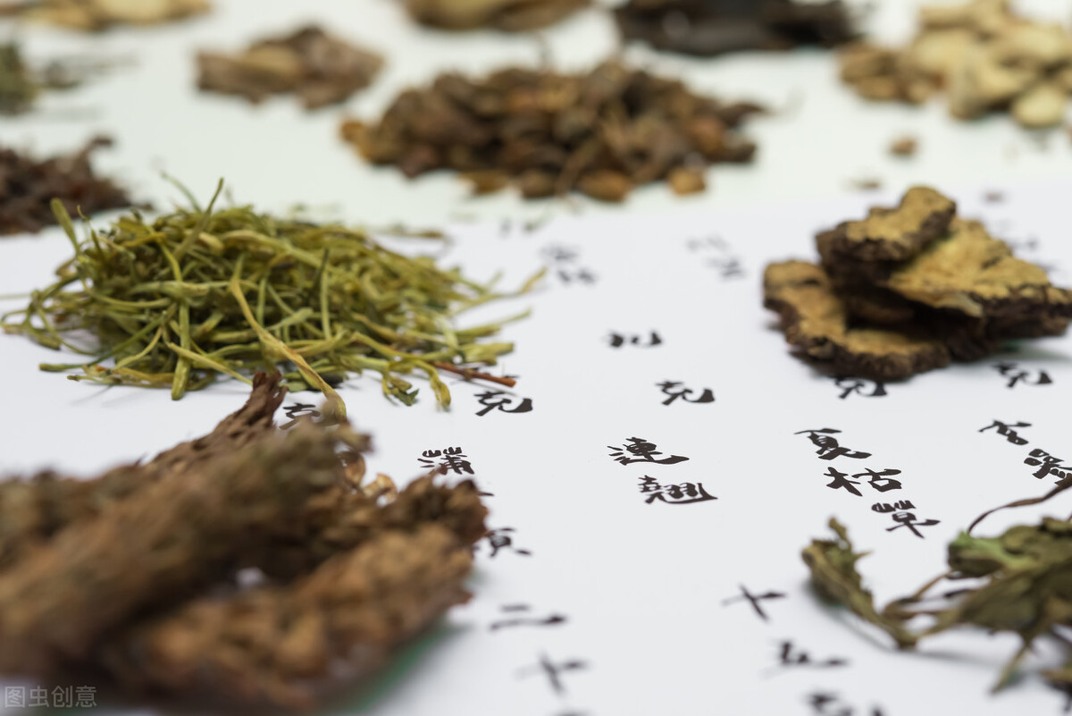 简单一味草，不仅能对抗肌瘤、囊肿、结节，还能降血压治头疼