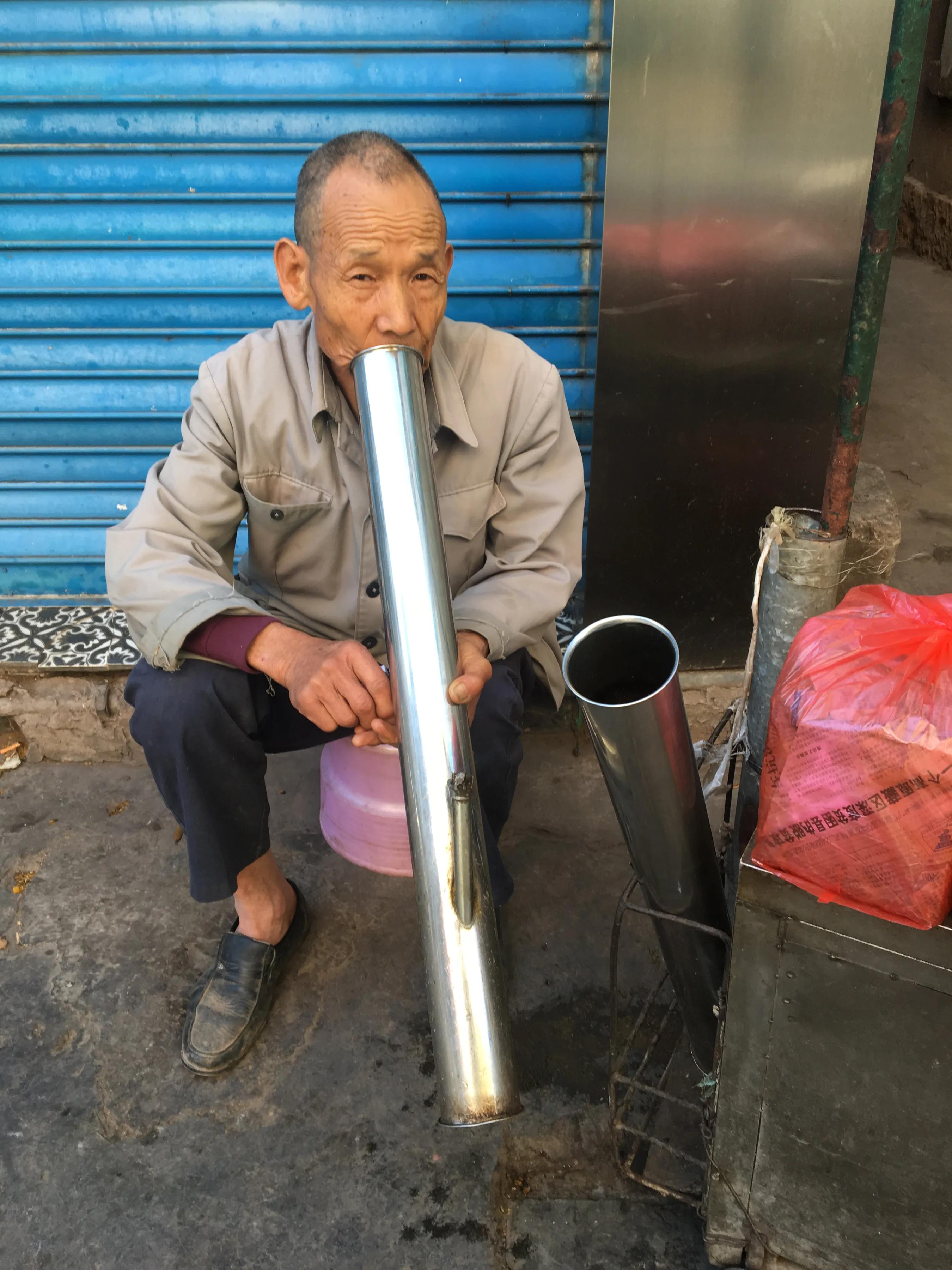 云南人抽烟,云南人抽烟方式