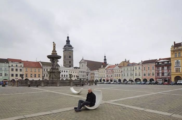 把「月亮」用到极致，建筑师为夫妻造座白色宅子，来记录阴晴圆缺