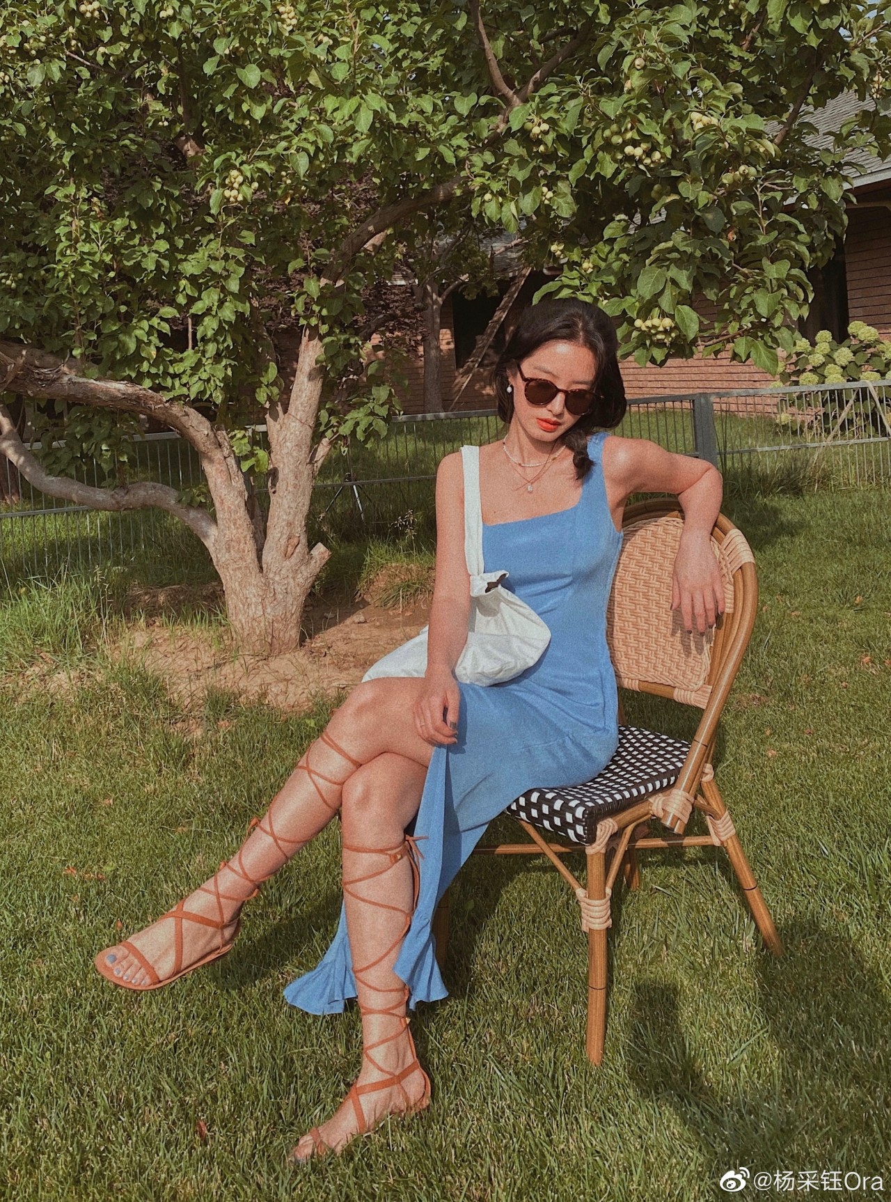 杨采钰法式风穿搭特点,杨采钰复古穿搭