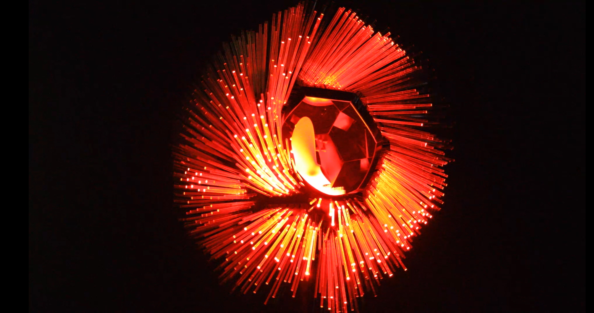 分享|看你“脸色”行事的互动装置