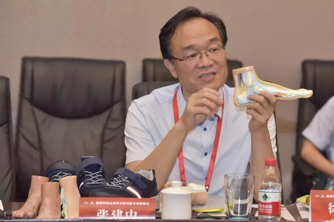 商业丨中国品牌日上，这双鞋的亮相让人惊艳！