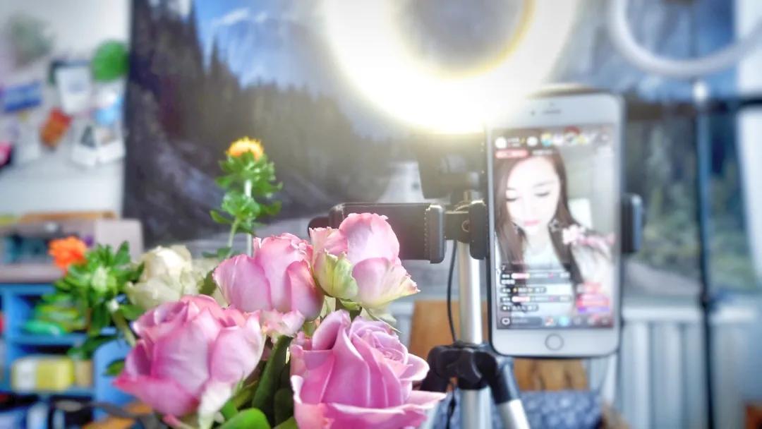 直播一晚上赚了800多万,直播一晚上赚120万