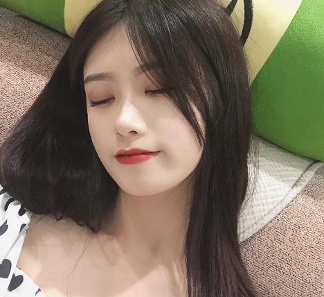 脸上的油光怎么保湿,夏天脸上油光满面怎么办