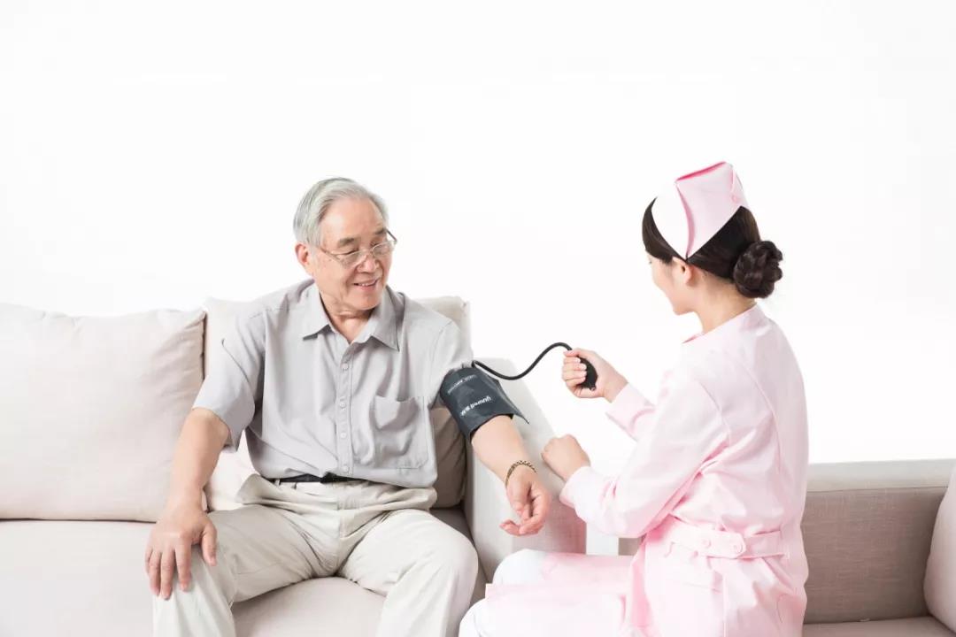 女人每天吃一片叶酸,更年期女性每天吃多少剂量的叶酸