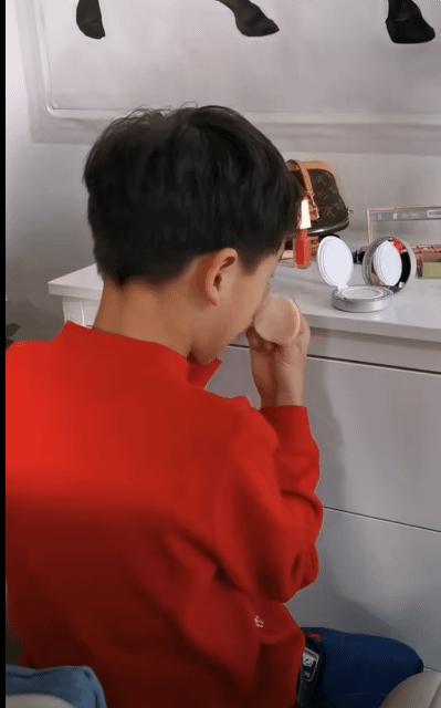 田亮叶一茜带孩子去玩,叶一茜田亮一家四口综艺现场